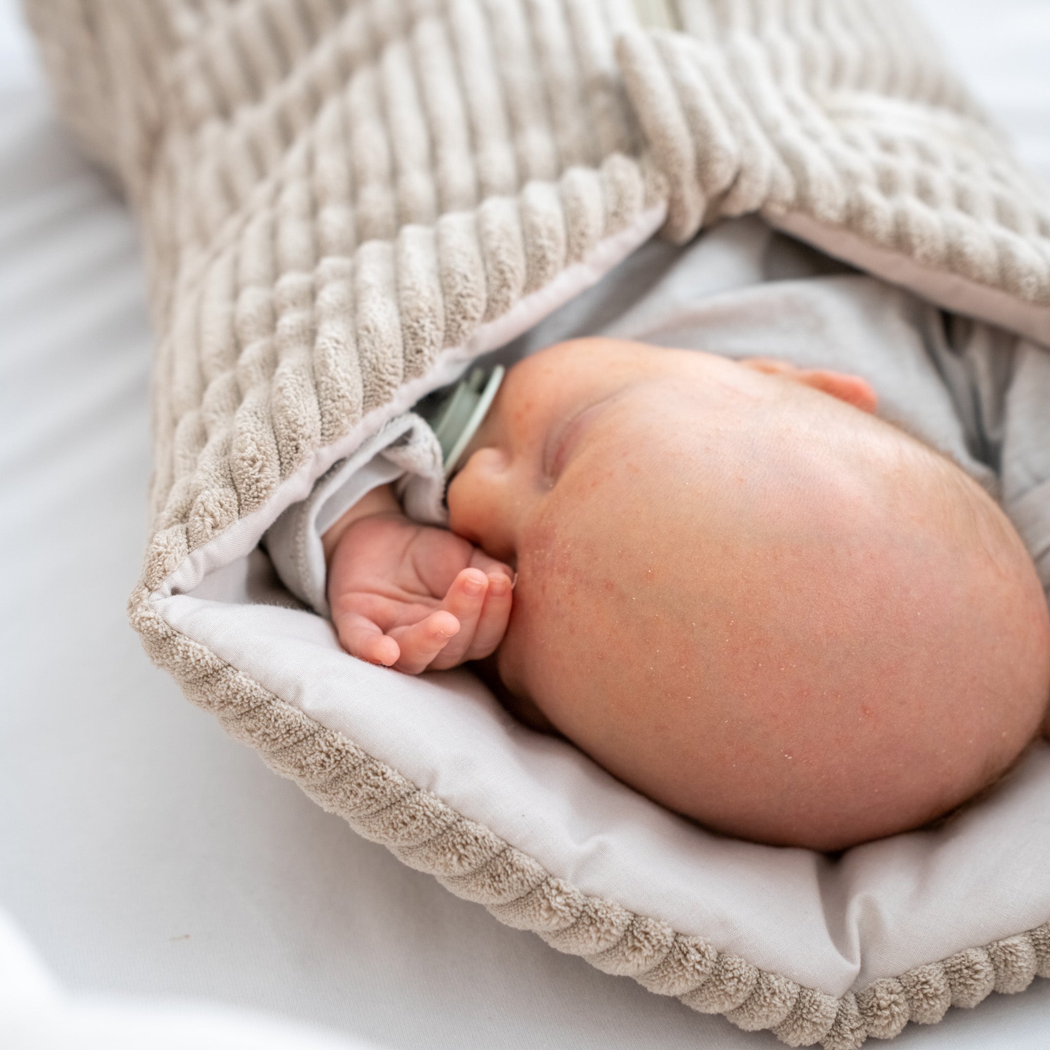 Pucksack Cord mitwachsend - Wärmender Ganzjahres Babyschlafsack