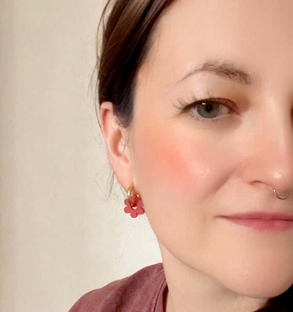 Rote Flower Edelstahl Hoops