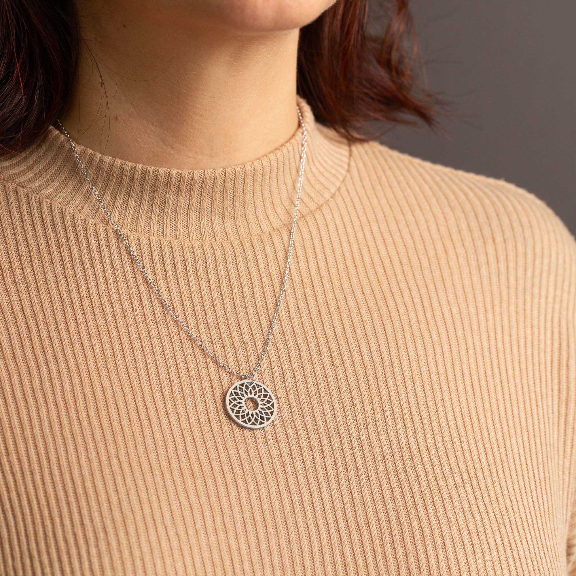 Halskette mit Holzanhänger - 'Spirit'