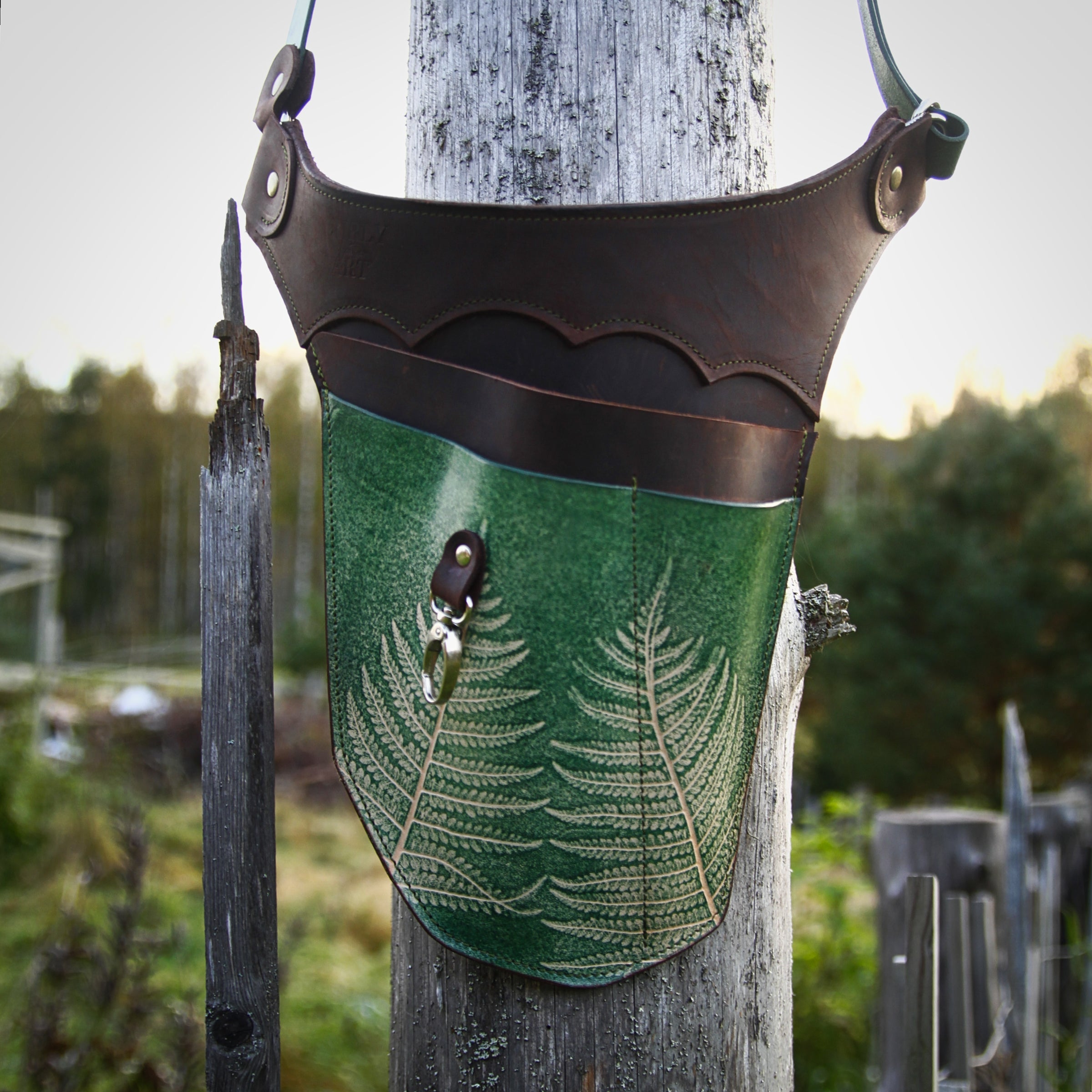 Garten-Werkzeuggürtel aus Leder – limitierte Herbstedition mit Blätterdruck | handgefärbt & individuell