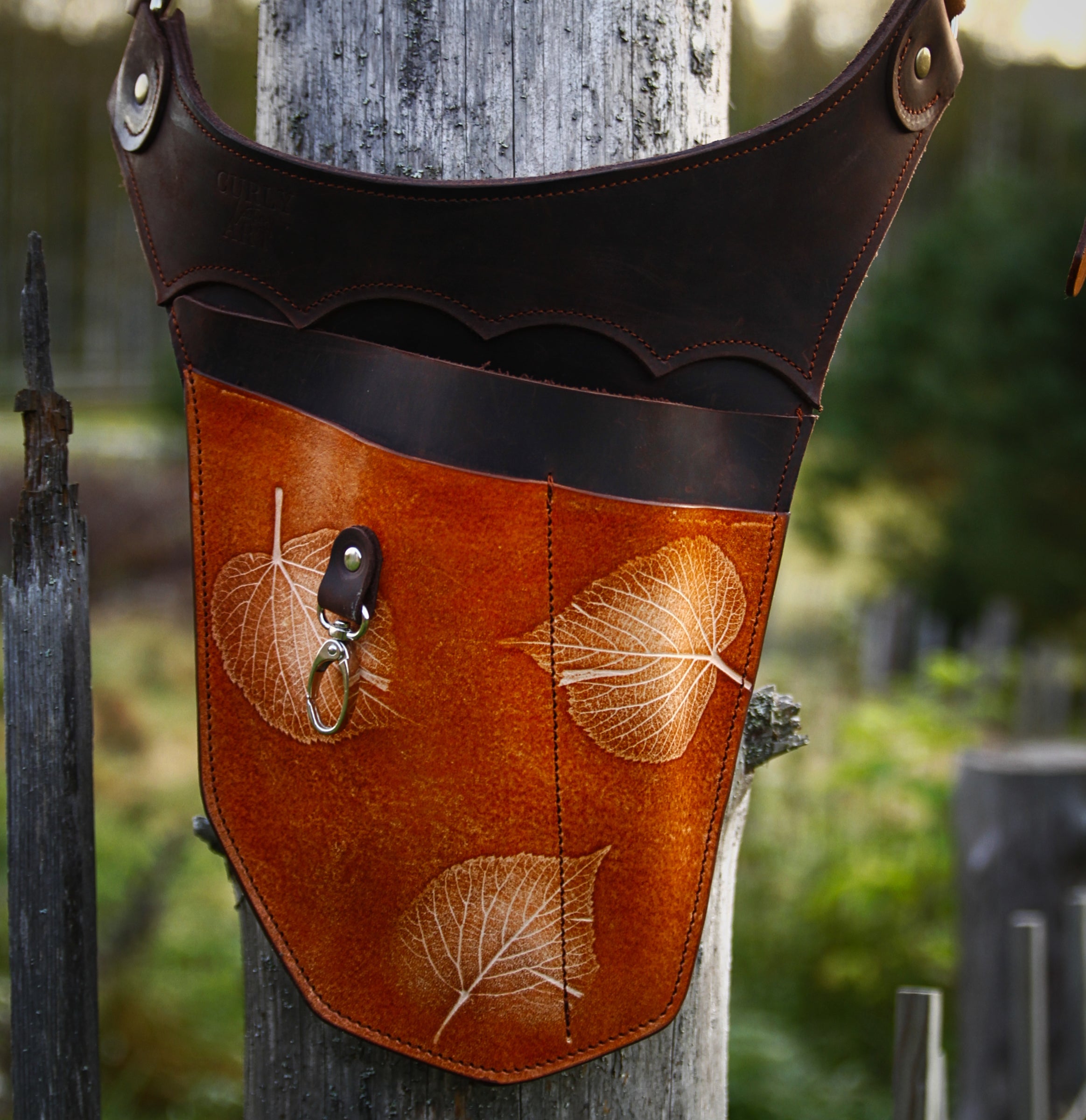 Garten-Werkzeuggürtel aus Leder – limitierte Herbstedition mit Blätterdruck | handgefärbt & individuell