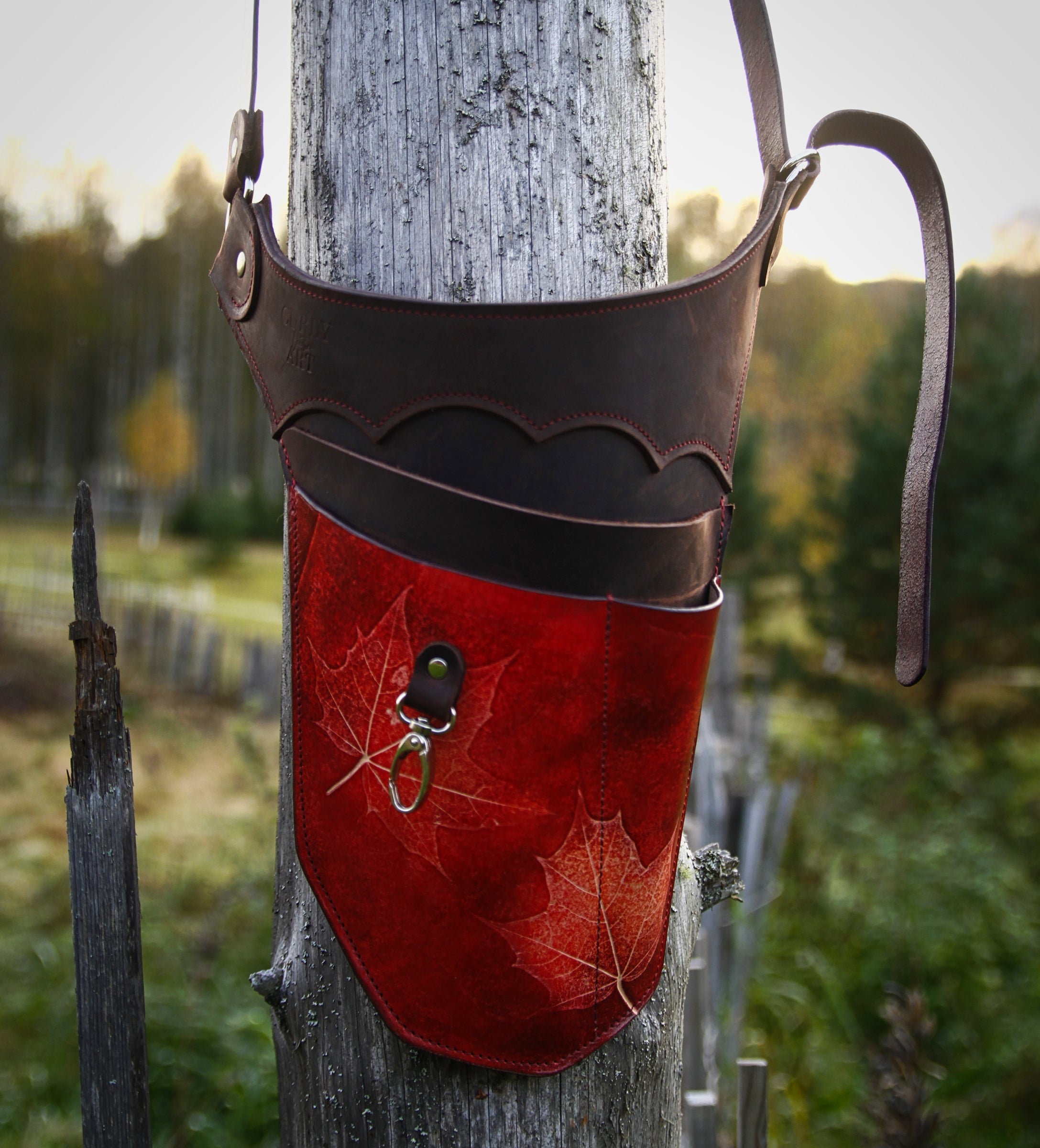 Garten-Werkzeuggürtel aus Leder – limitierte Herbstedition mit Blätterdruck | handgefärbt & individuell