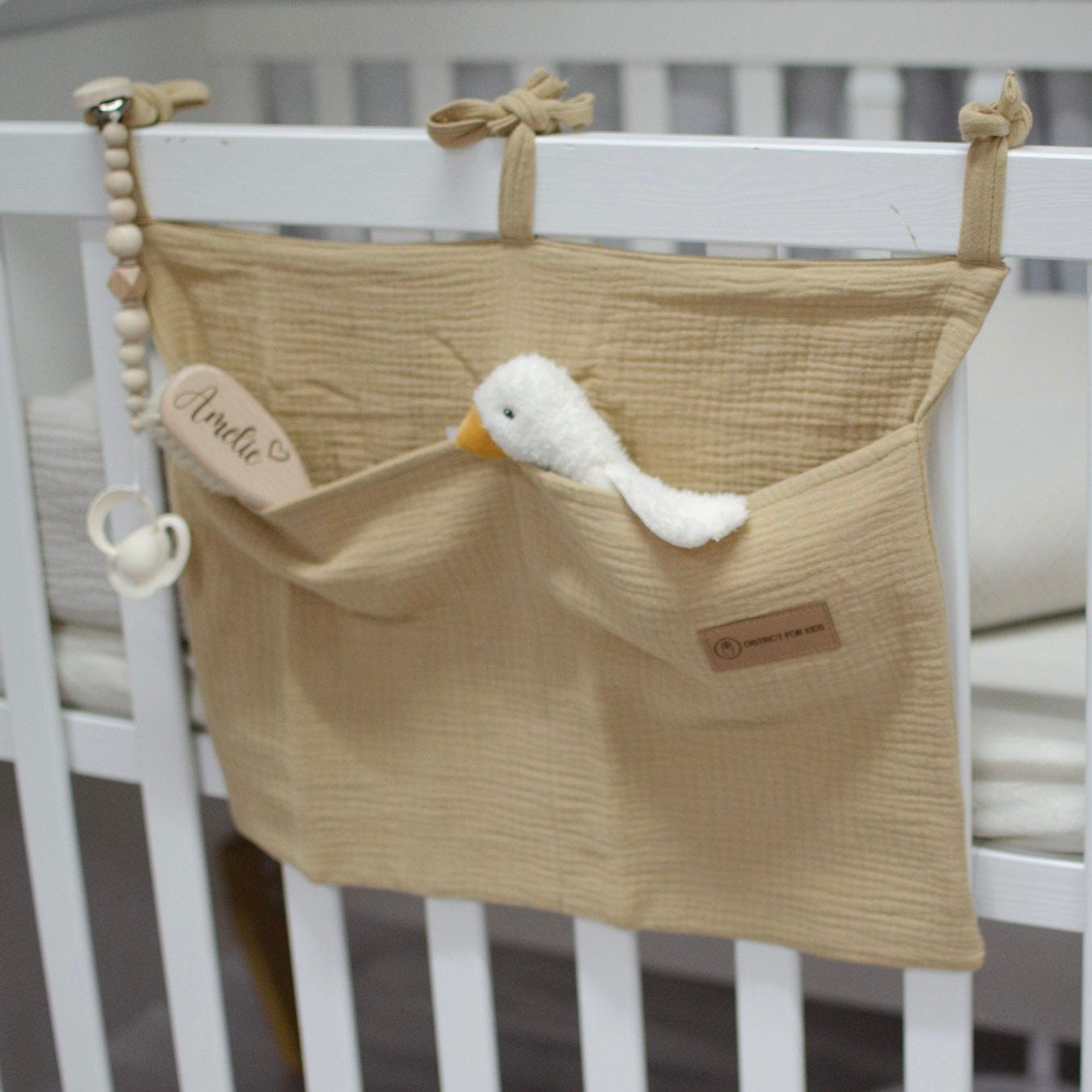 Babybett Organizer Musselin - Aufbewahrung fürs Babyzimmer