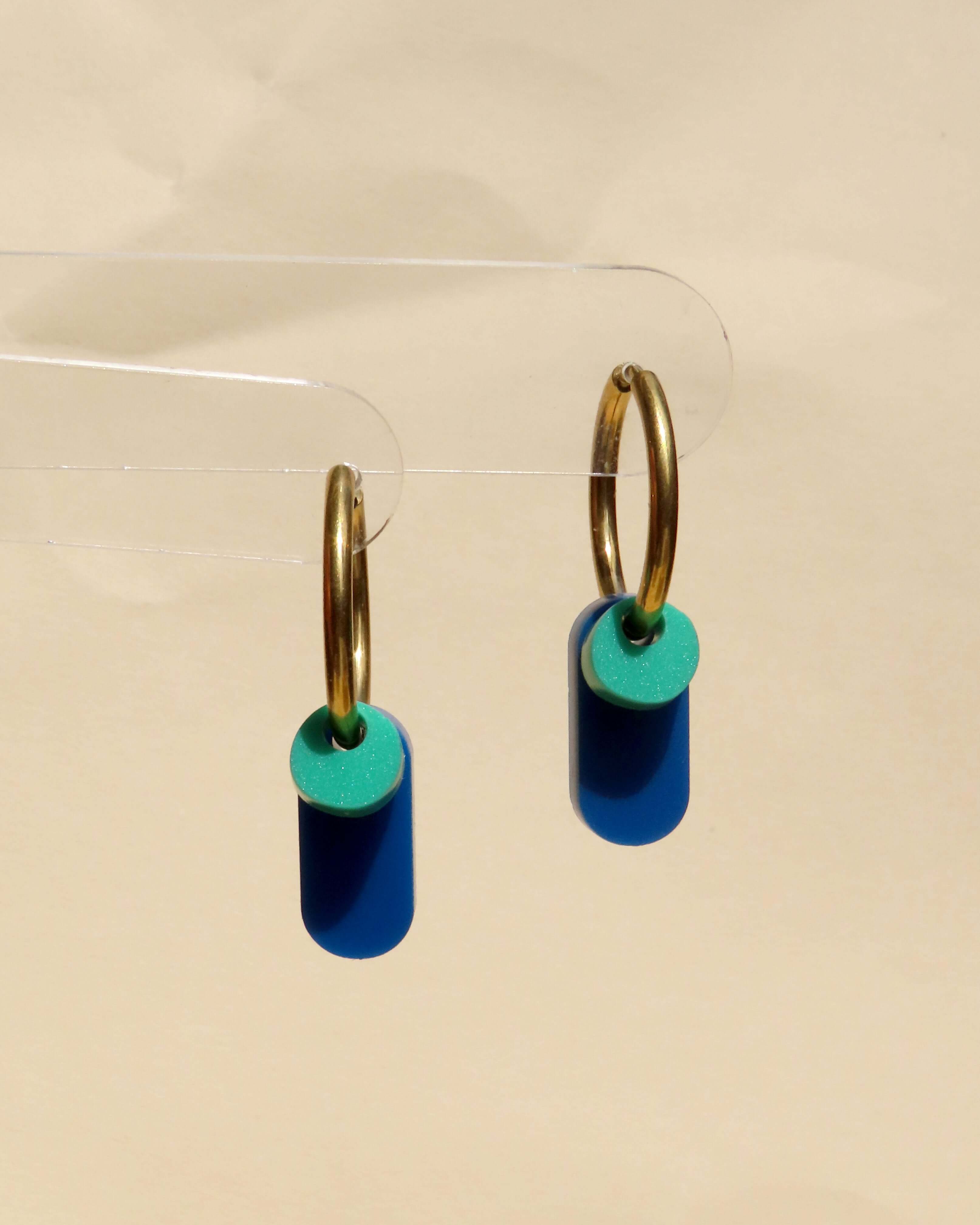 Dopamine Colors Creolen in blau/türkis