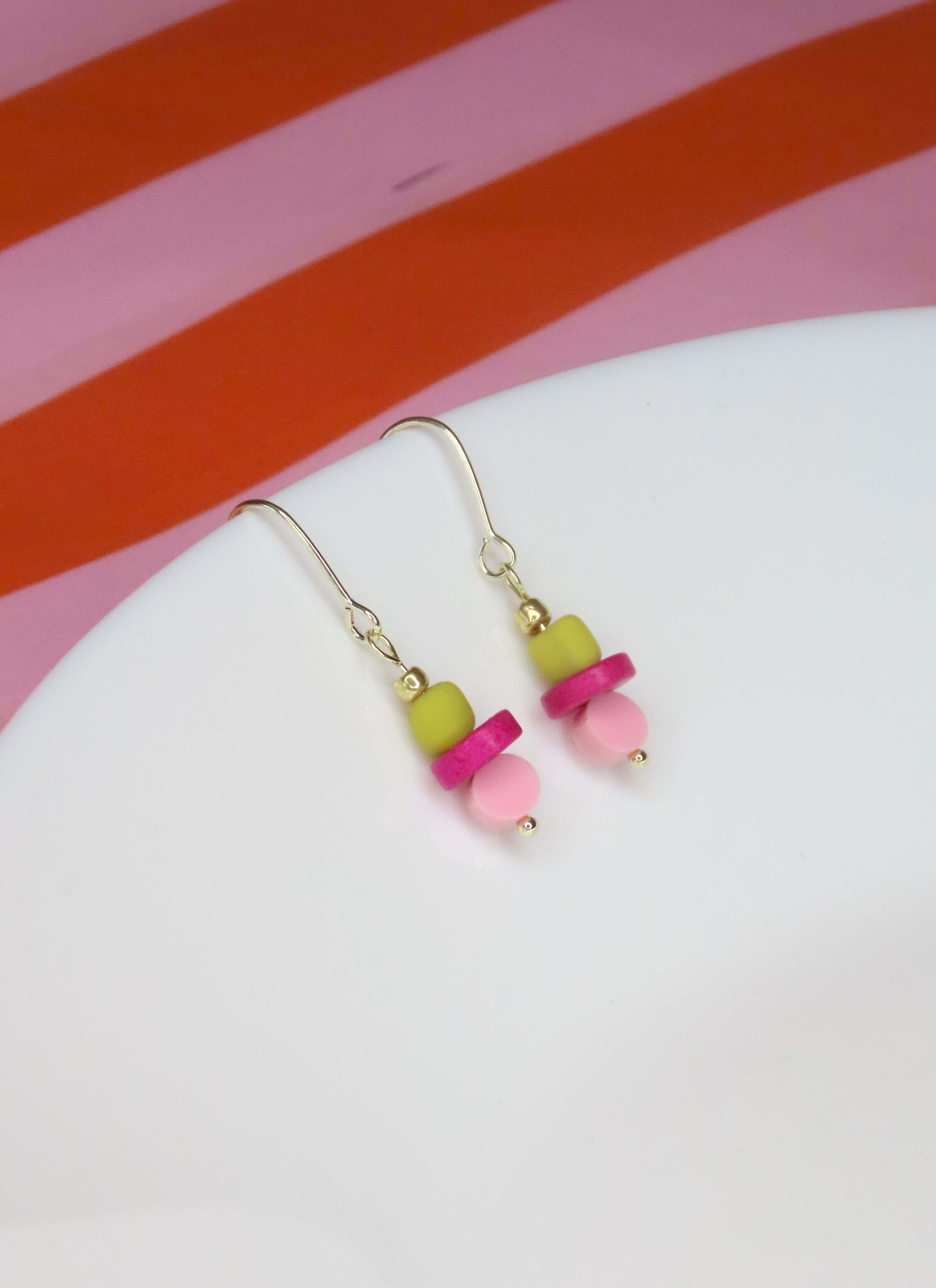 Color Treats Ohrringe- Leichte Sommerohrringe in Rosa, Pink und Olivgrün