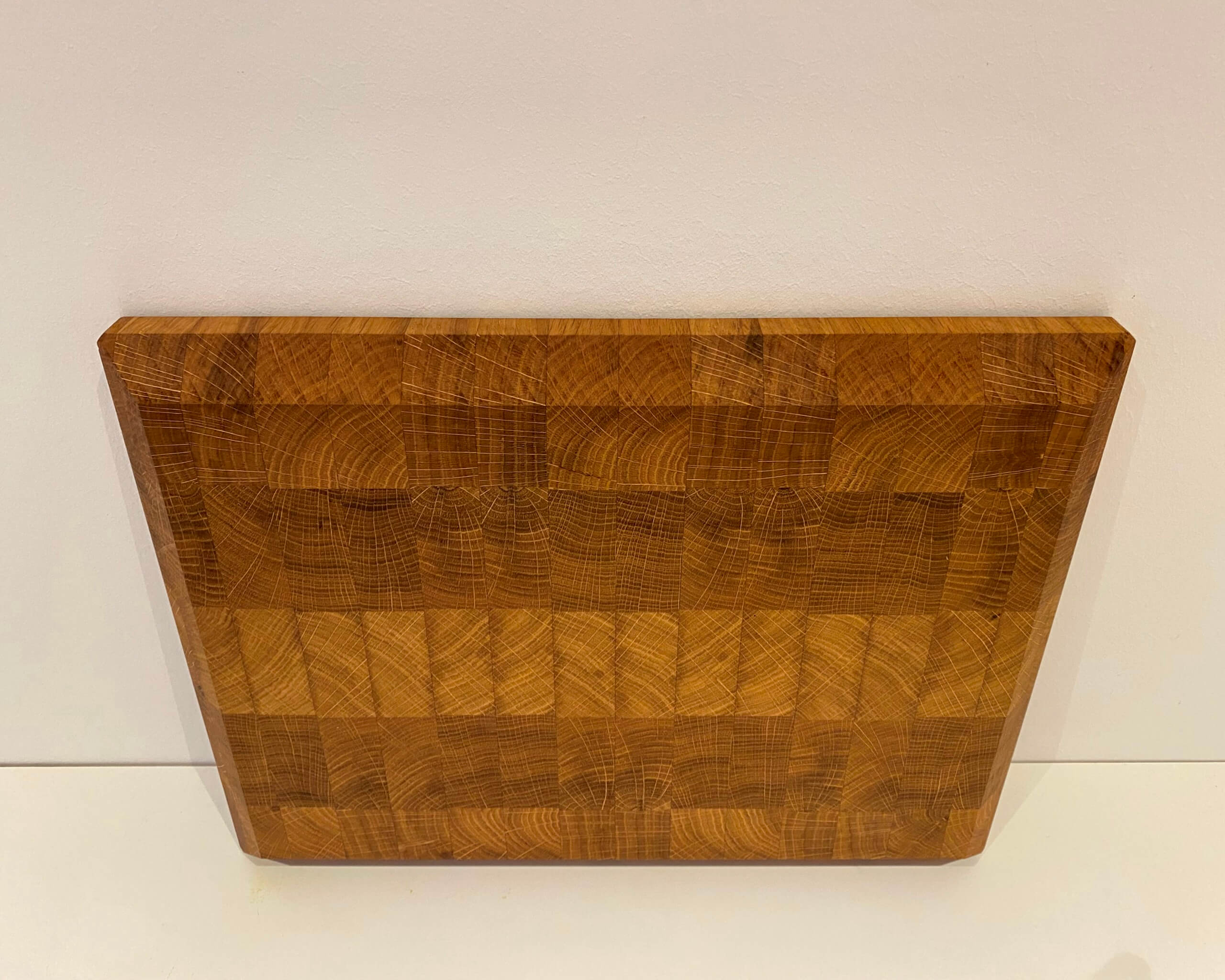 Eichenholz Stirnholz Schneidebrett Schweizer Kante in Handarbeit