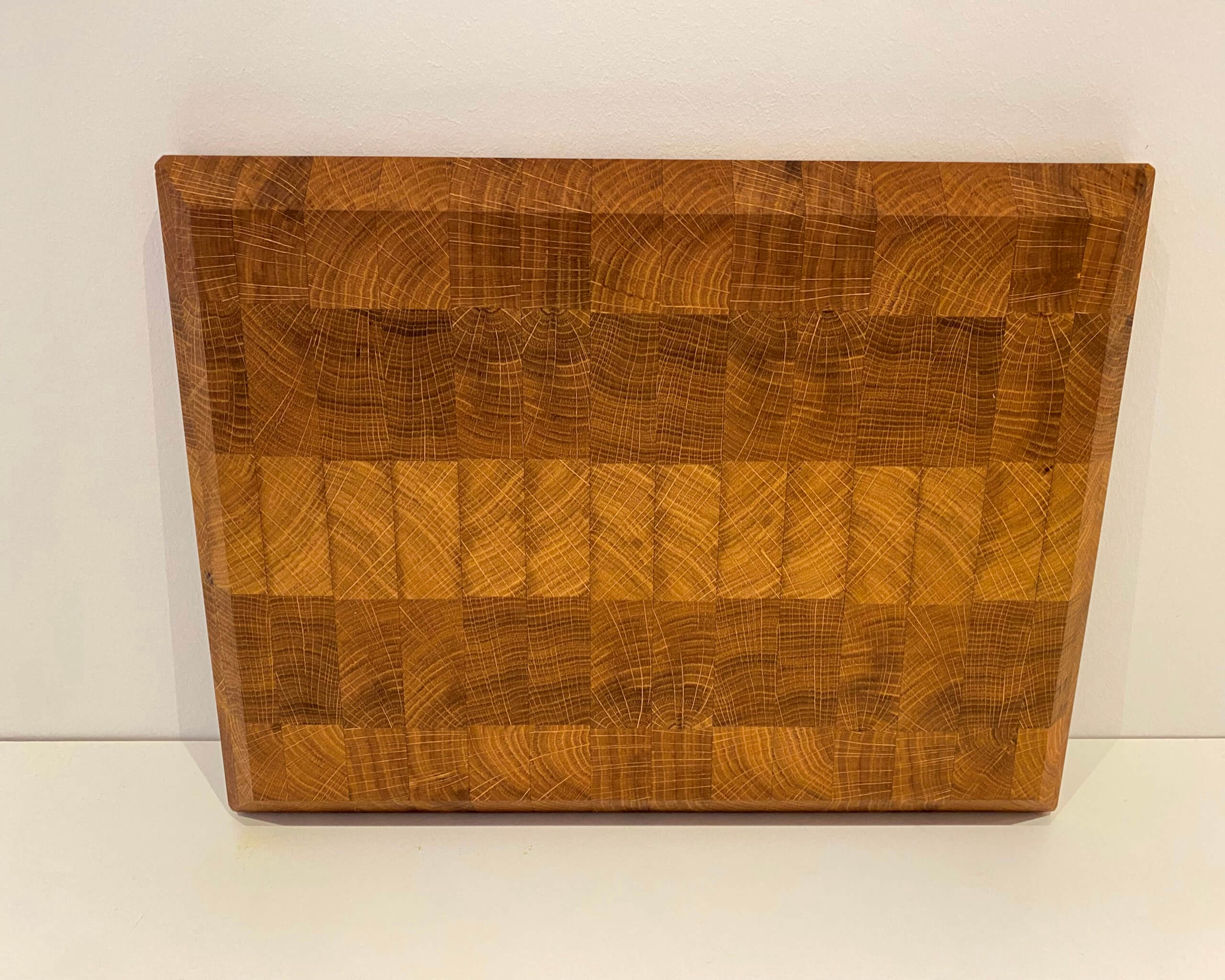 Eichenholz Stirnholz Schneidebrett Schweizer Kante in Handarbeit
