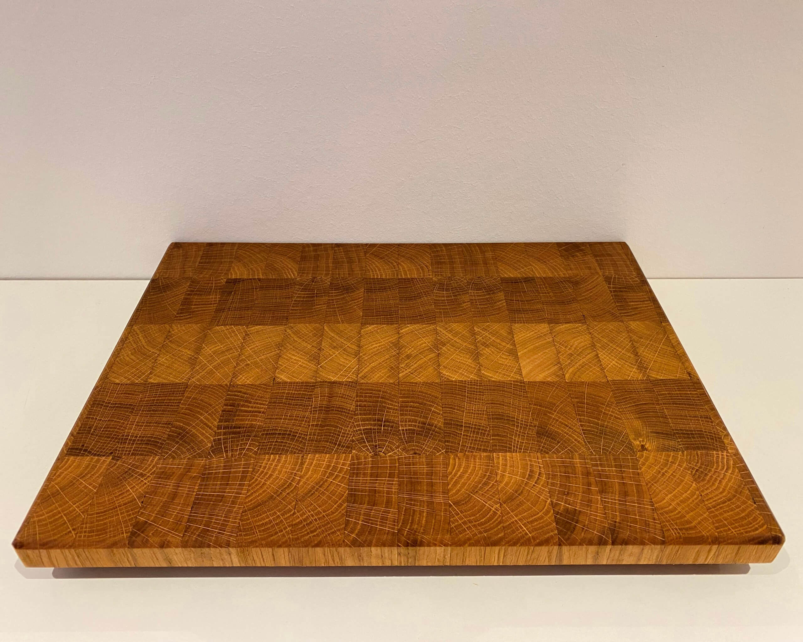 Eichenholz Stirnholz Schneidebrett Schweizer Kante in Handarbeit