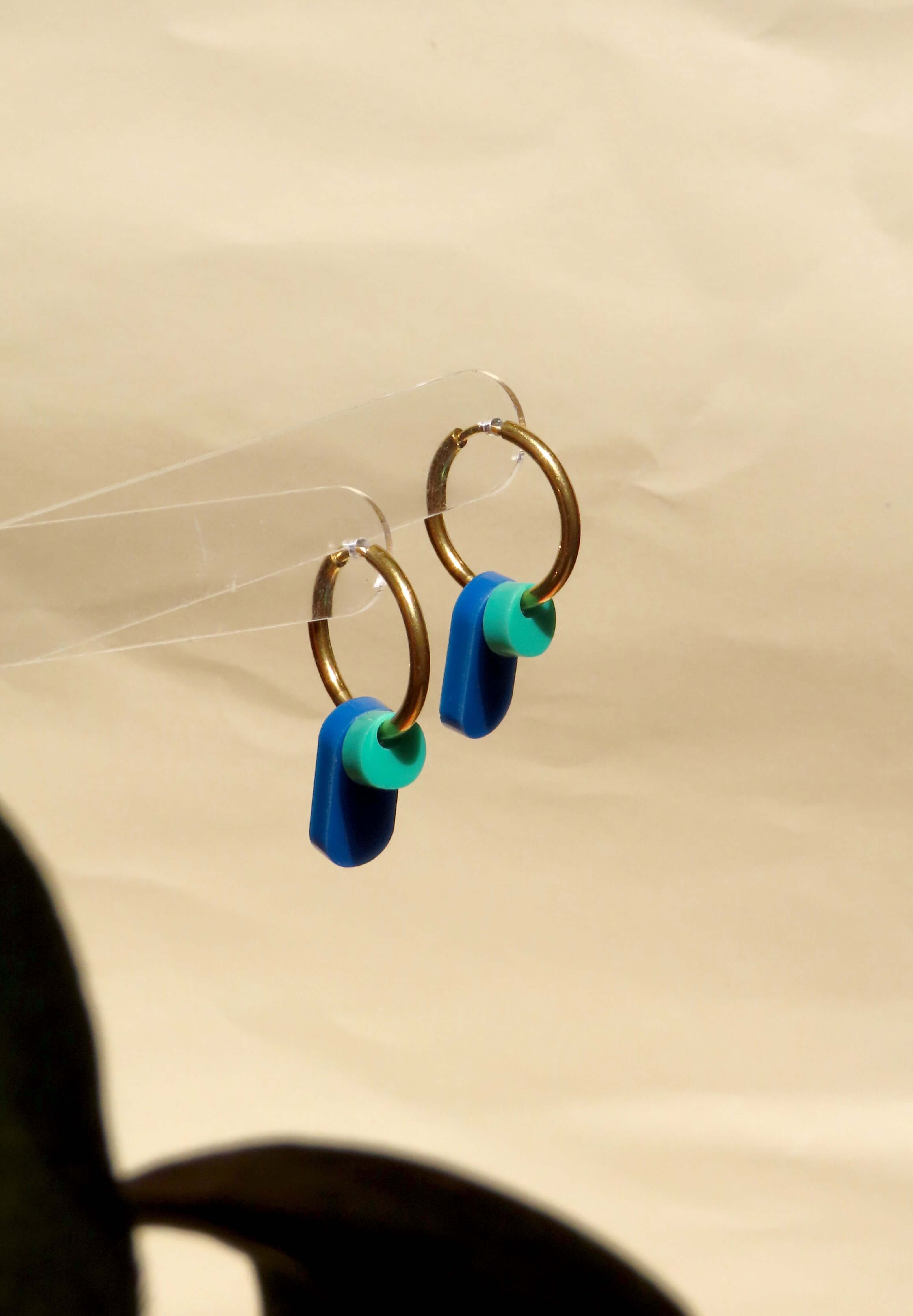 Dopamine Colors Creolen in blau/türkis