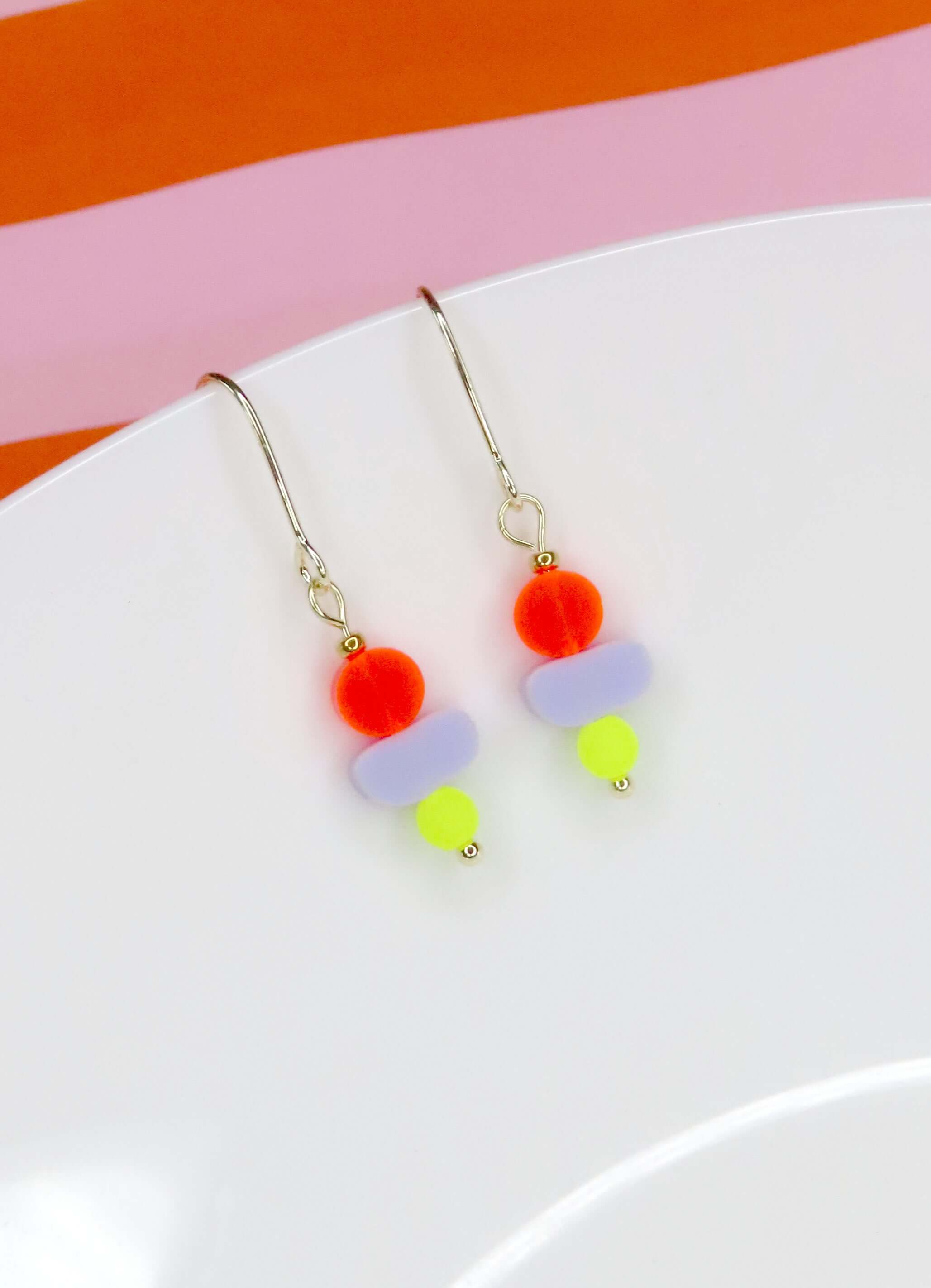 Color Treats Ohrringe neon mit gold filled Elementen