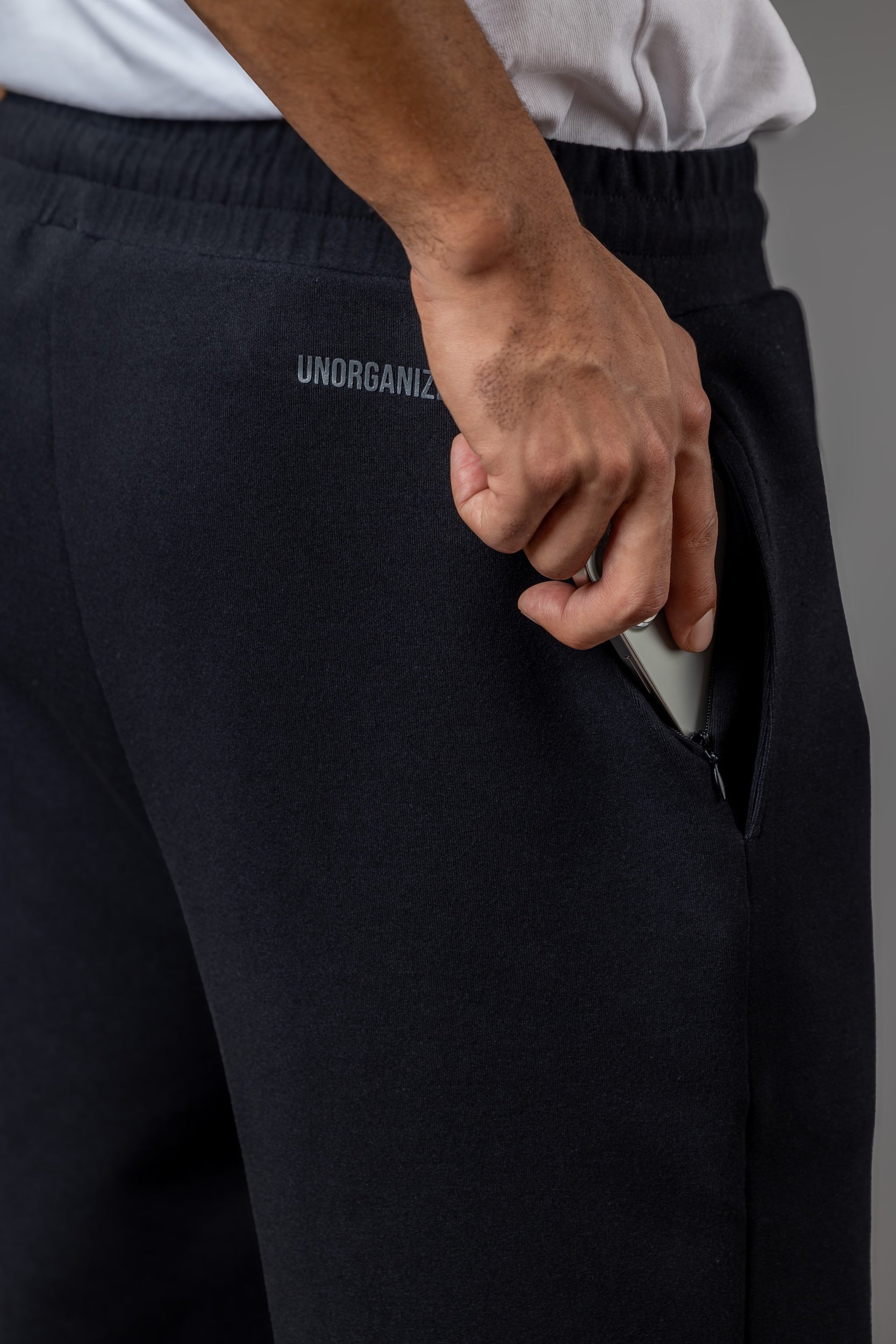 MODERNE WEITE JOGGINGHOSE P5